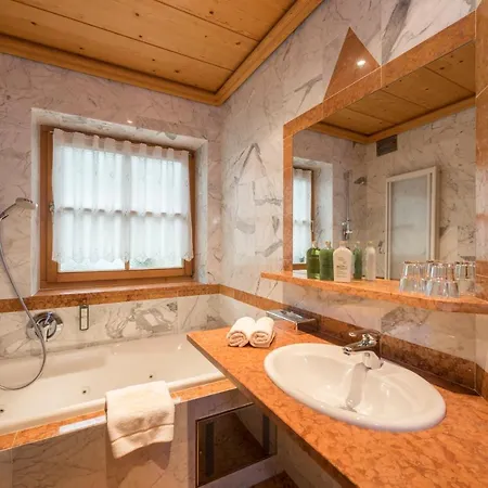 Aparthotel Lusina *